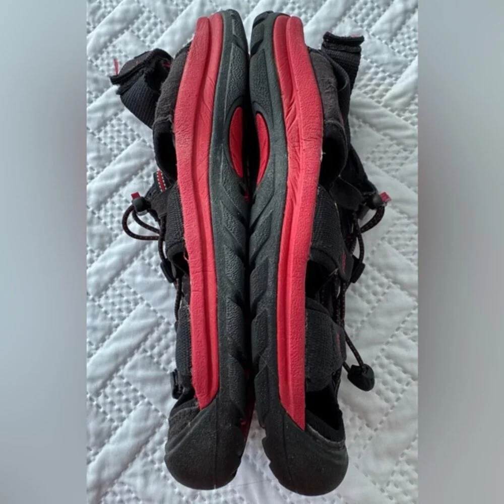 Keen Black Red Closed Toe Waterproof Rugged Outdoorsy All Terrain Men 10 Sandals - Picture 10 of 13